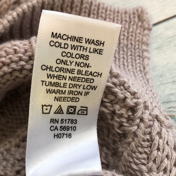 Maurices Cable Knit Sweater Medium - Picture 7 of 11